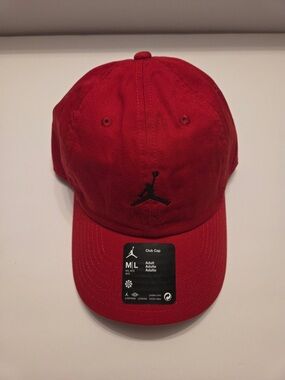 Nike Air Jordan Hat Club Unstructured Curved-Bill Red Size M/L - NWT